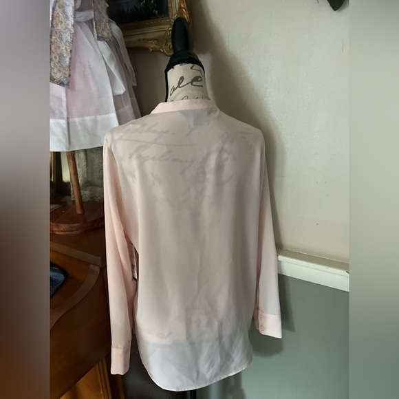 NWT Isaac Mizrahi Champagne
Rose I Business Casual Blouse
NWT 69.00 - Picture 6 of 6